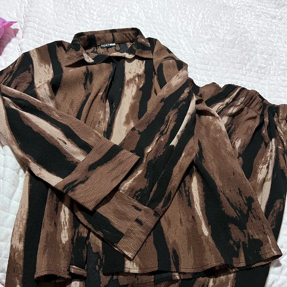 Abstract Pant Set - Picture 2 of 2